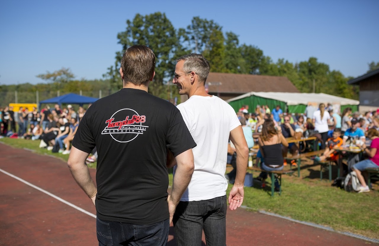 Bild vom 9. Benefizlauf im Jahr 2016. Dies ist das 141. Bild.